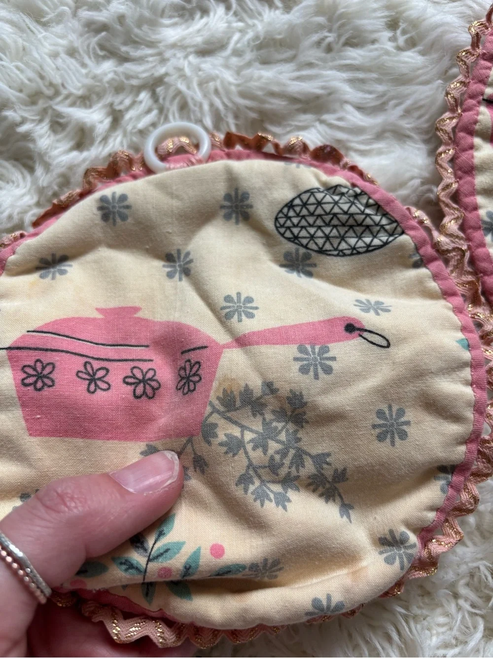 Vintage Pink & Cream Kitchen Potholders (Pair)